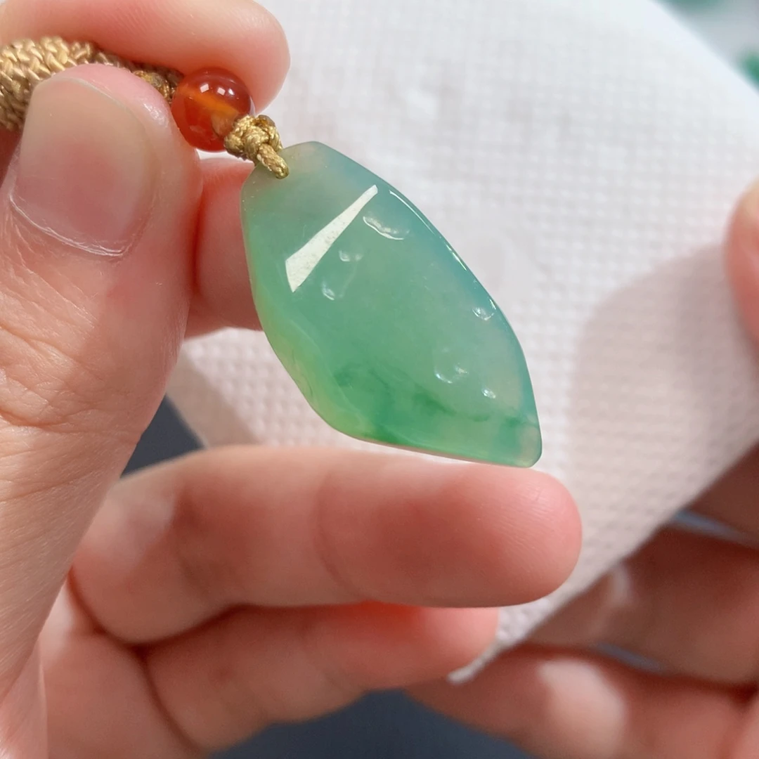 翡翠未镶嵌吊坠(不含链)88