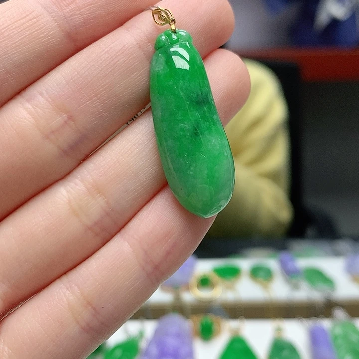 翡翠颈饰18K金镶嵌小**贝天然翡翠a 货敏