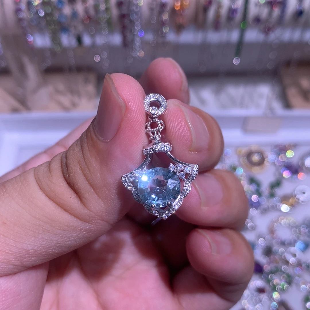 海蓝宝石吊坠(赠链)银S925镶嵌