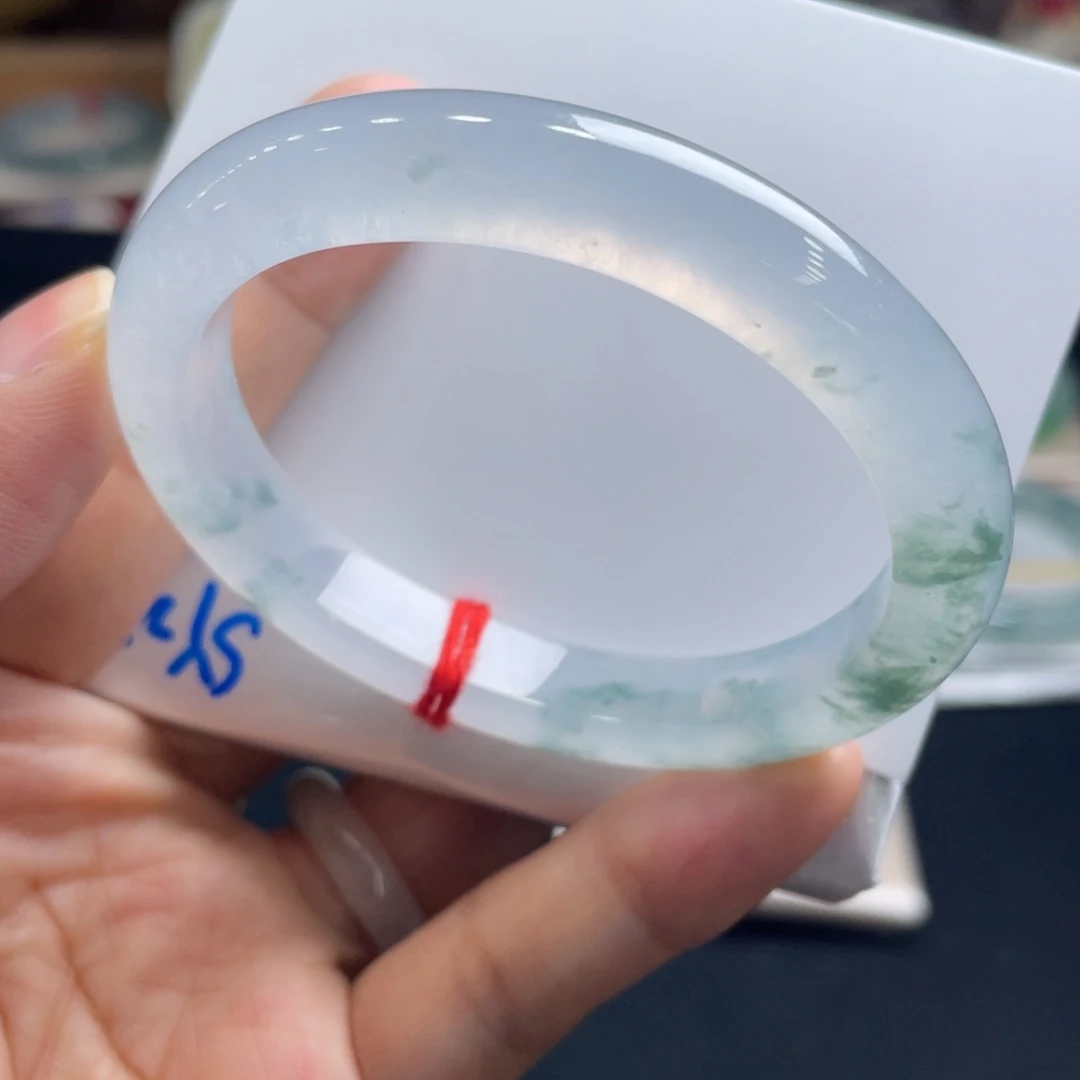 翡翠未镶嵌手镯54贵妃