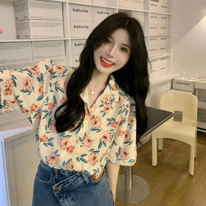 女士衬衫短袖夏季2024年新款法式设计感小众碎花衬衣宽松雪纺上衣