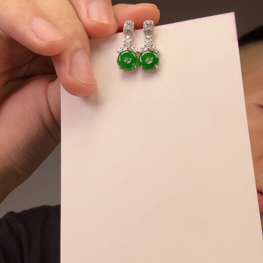 颈饰未镶嵌翡翠一对