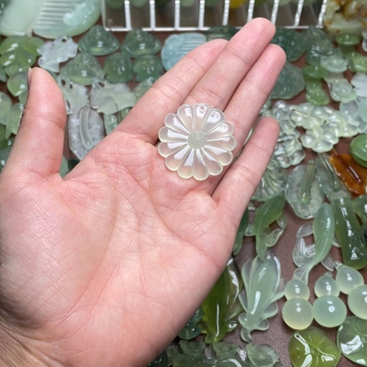 蛇纹石玉合金颈饰