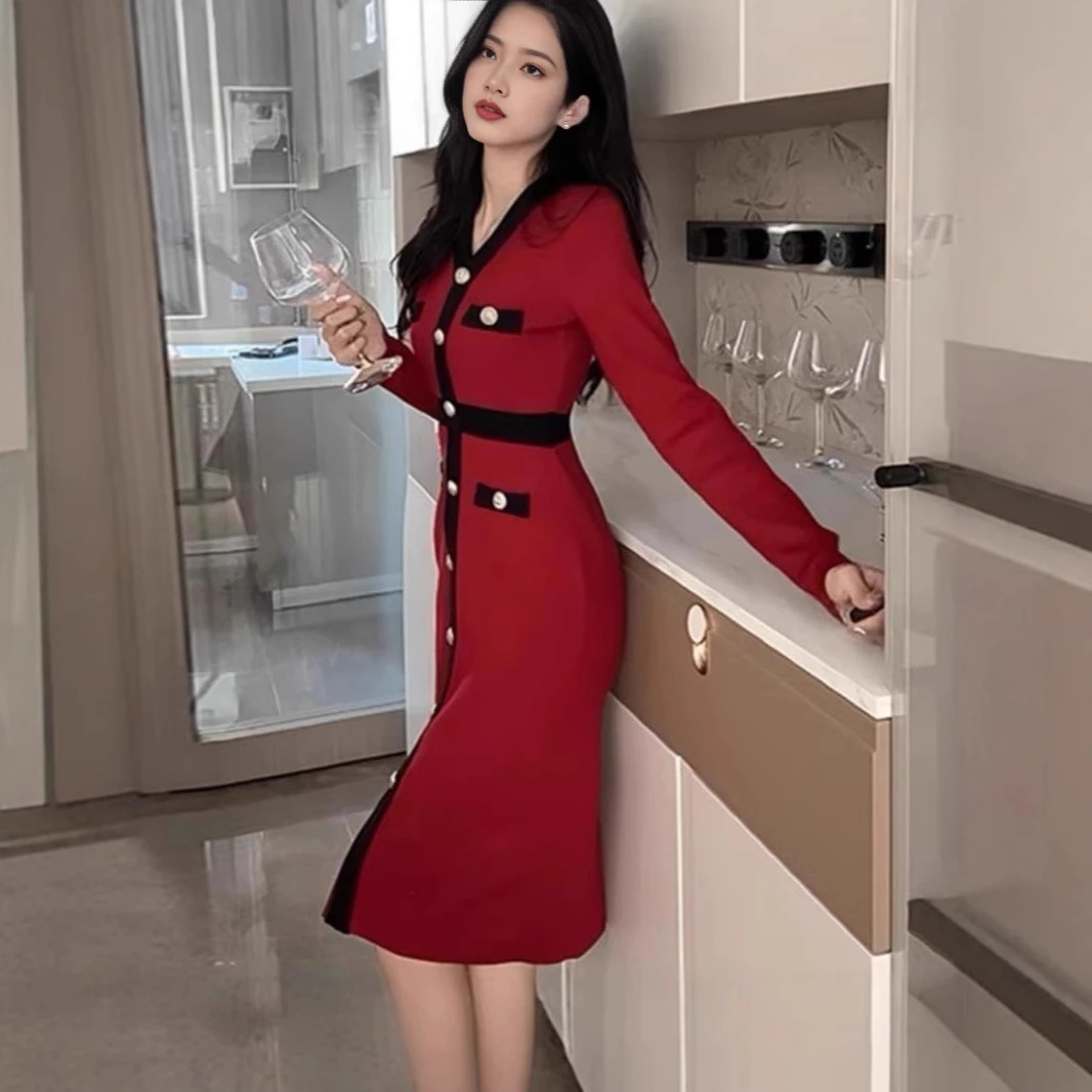 红色小香风针织连衣裙秋冬新款气质收腰性感包臀领配大衣毛衣yx9