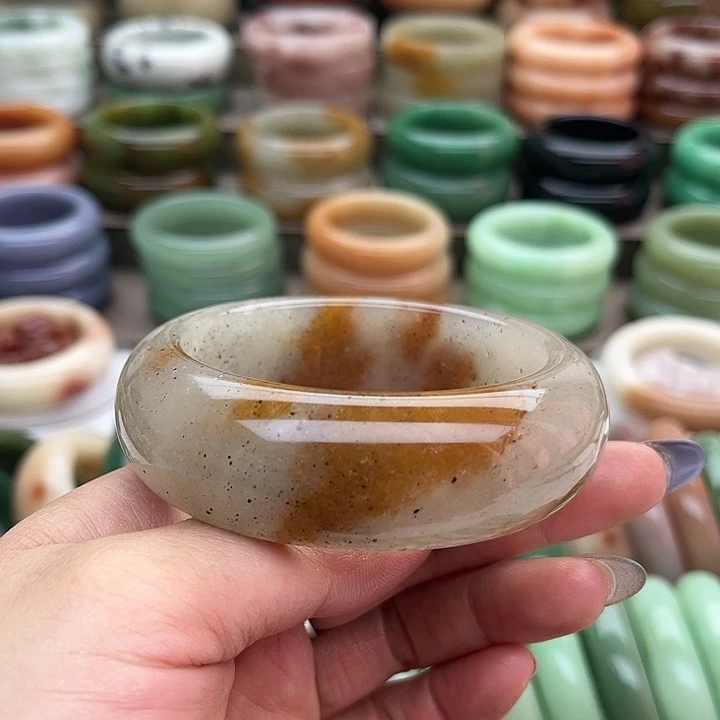 合金手镯石英质玉娃**子