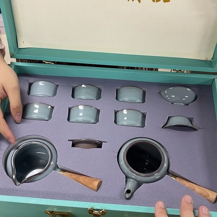 孤品茶具套装等。