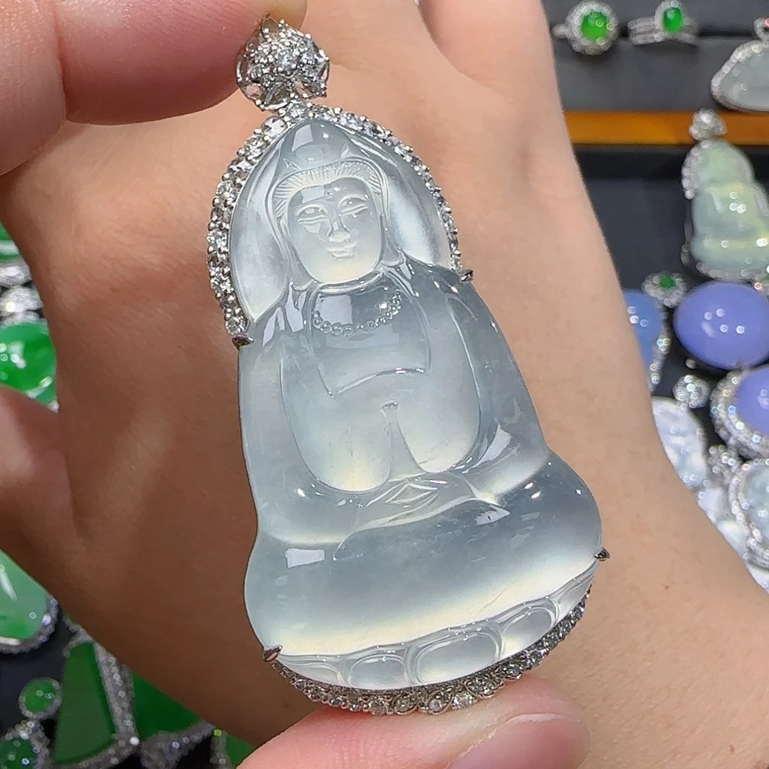 翡翠18K金镶嵌颈饰S****.天然翡翠