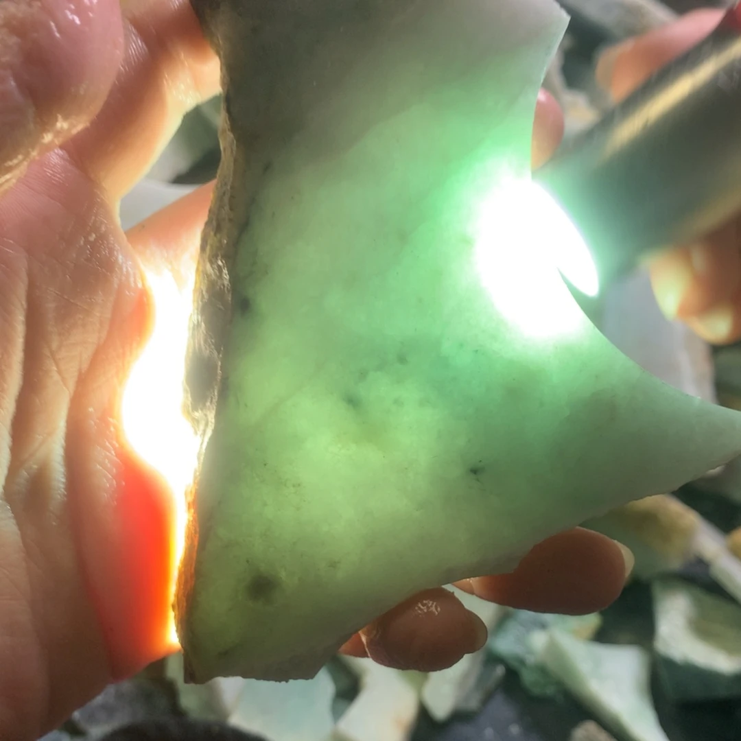 翡翠颈饰未镶嵌缅甸翡翠