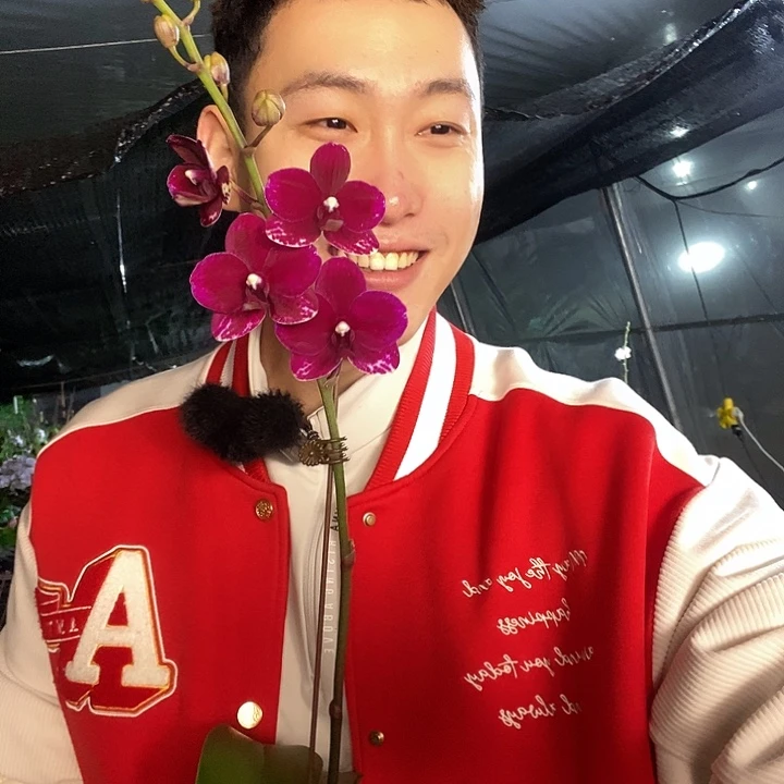 无花朵胭脂带花发