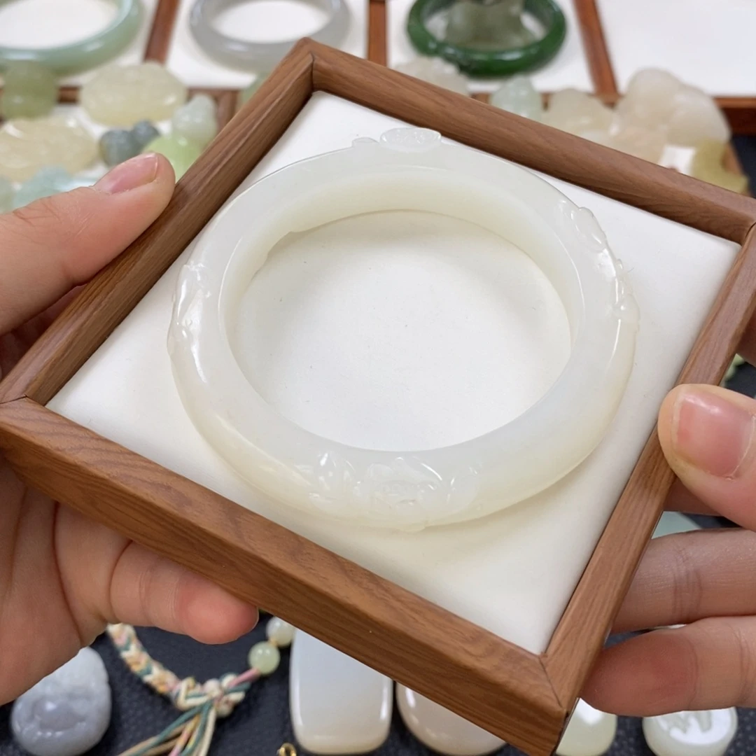 【闪购商品】和田玉手镯56未镶嵌