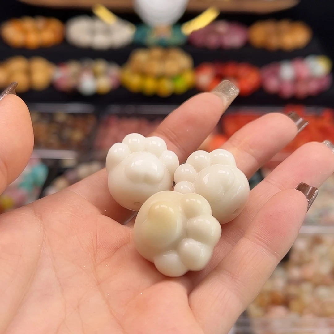 菩提根/象牙果手串微瑕白爱心猫爪3颗有裂