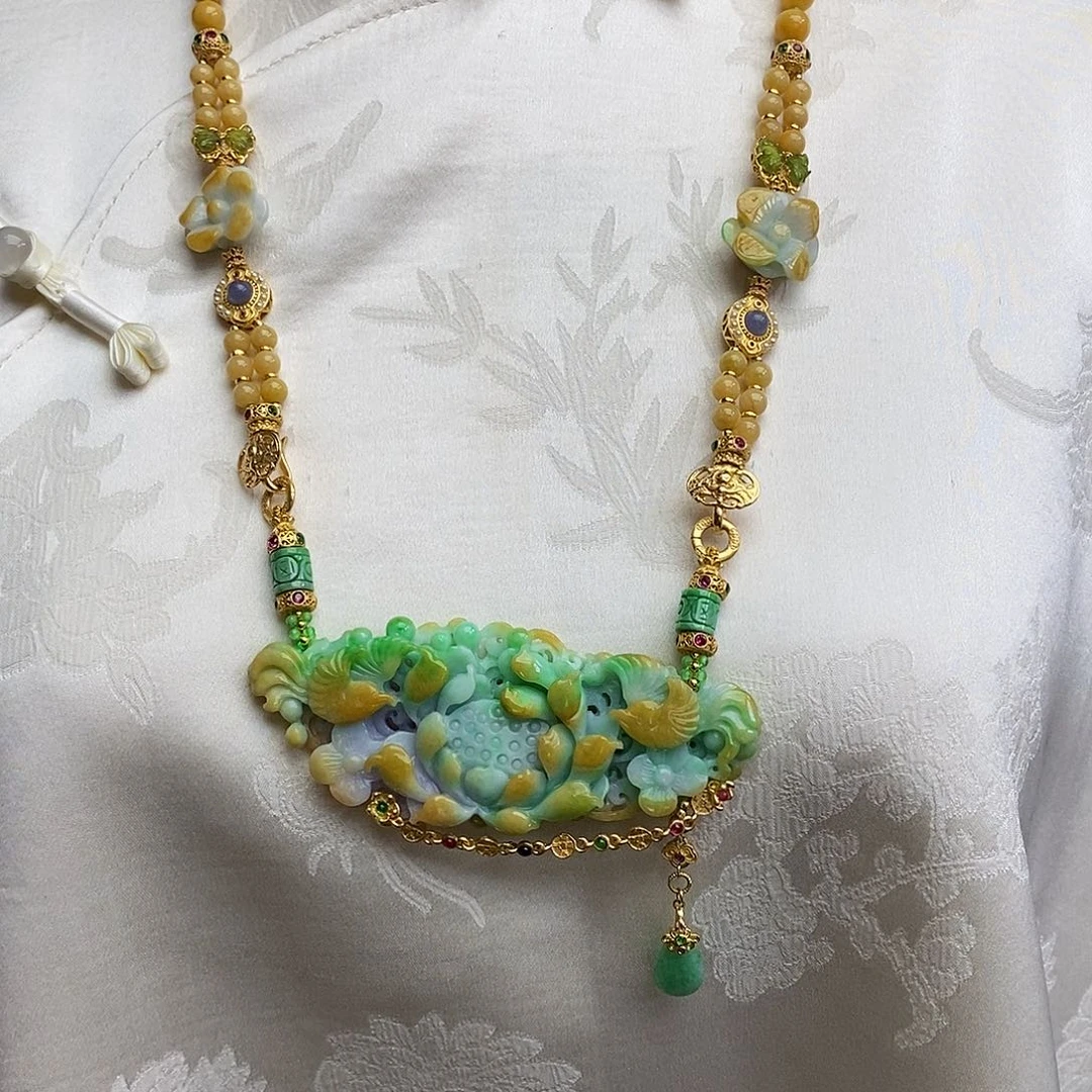 翡翠颈饰未镶嵌天然