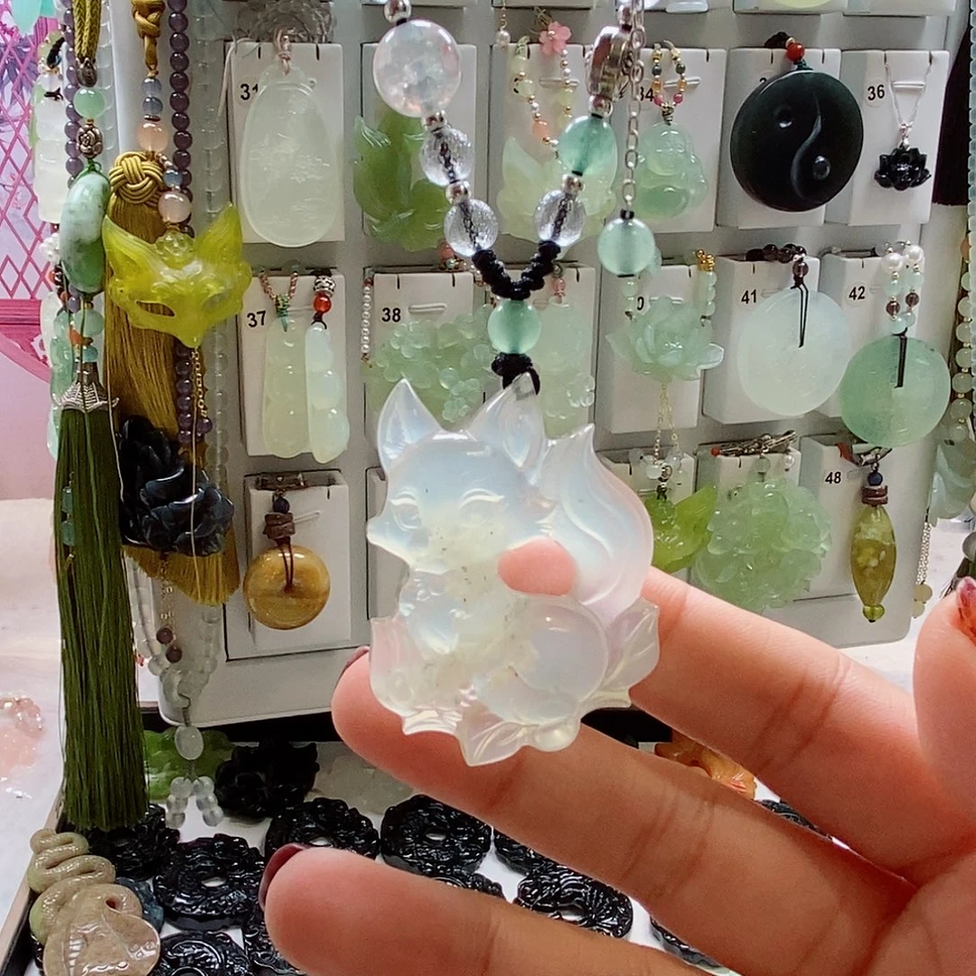 未镶嵌蛇纹石玉颈饰