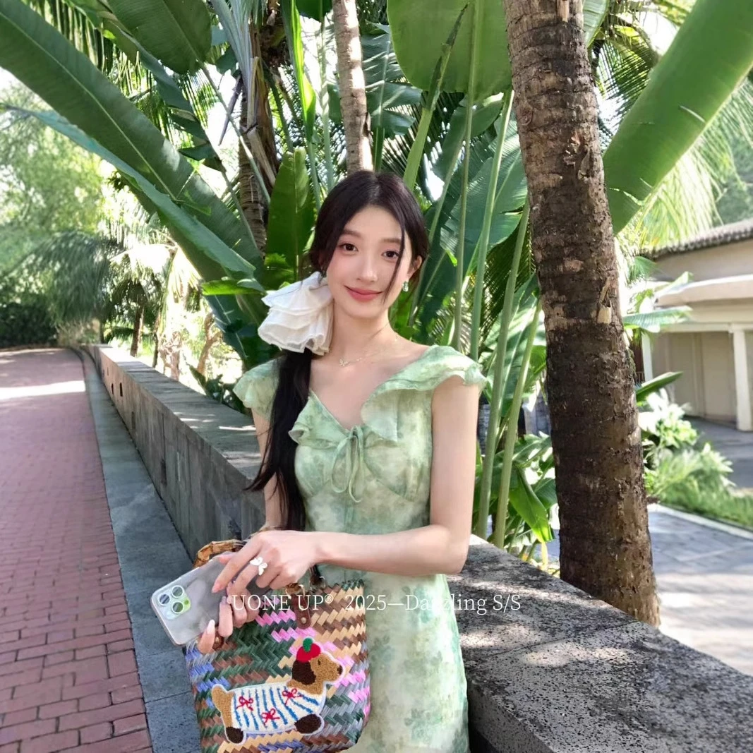 UONE优雅小女人气质度假风荷叶边V领系带收腰印花雪纺背心连衣裙