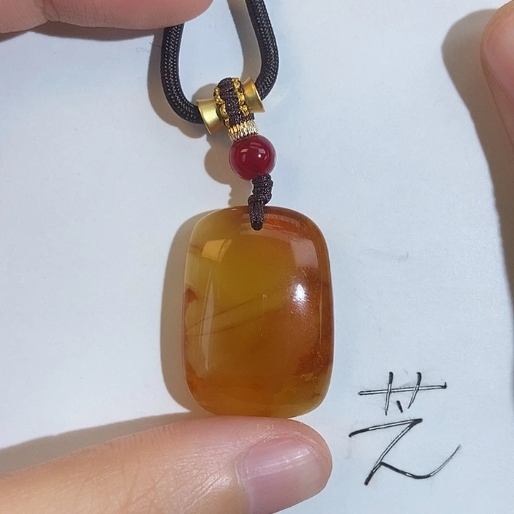 未镶嵌琥珀珠宝奇石