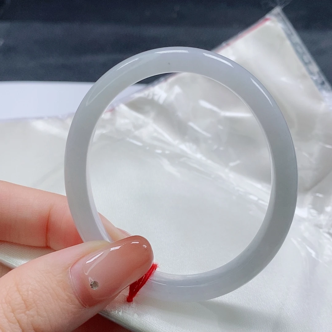 【闪购商品】未镶嵌手镯（贵妃镯）翡翠448号