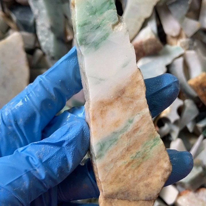 翡翠颈饰未镶嵌天然翡翠