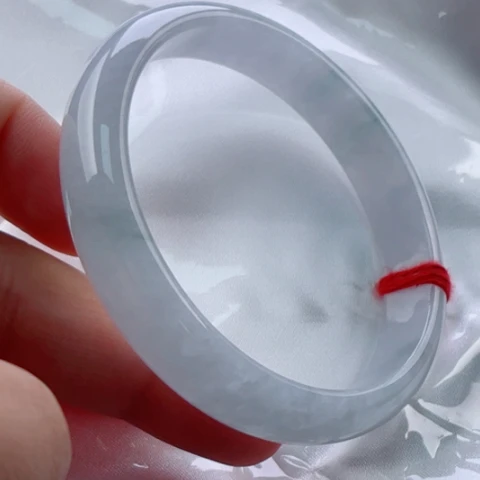 翡翠未镶嵌手镯63无大纹裂48小时鉴赏飘淡花微棉丝色点