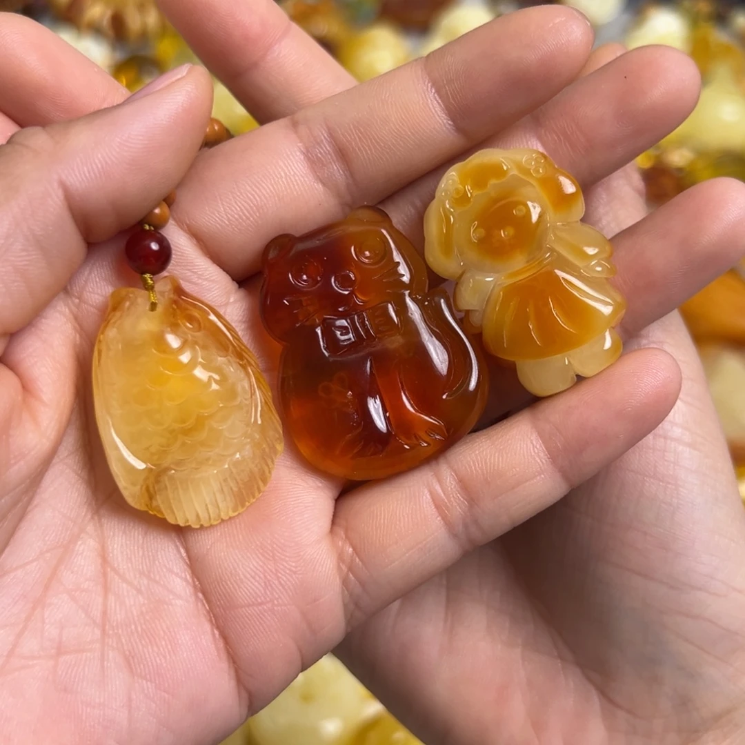 邪***妈蜜蜡未镶嵌裸石多样性发一个