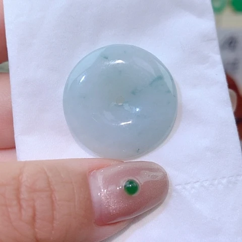 颈饰未镶嵌翡翠平安扣