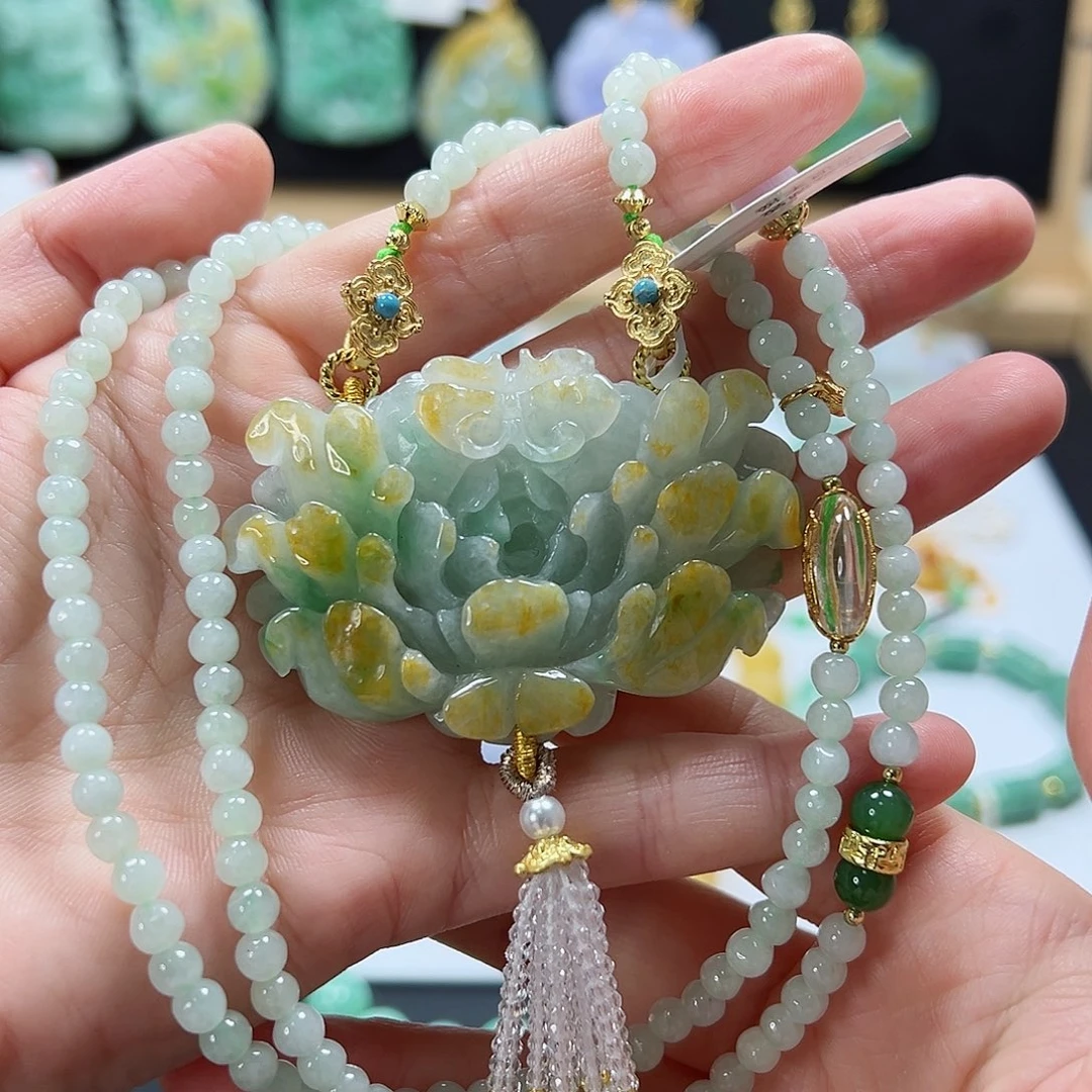 颈饰未镶嵌翡翠吊坠