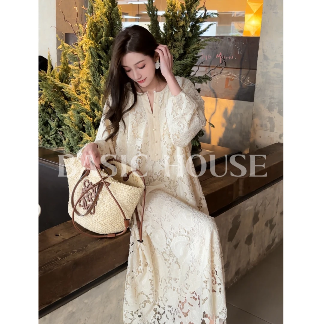 Basic House/百家好2025秋季夏季极简纯色设计感镂空连衣裙
