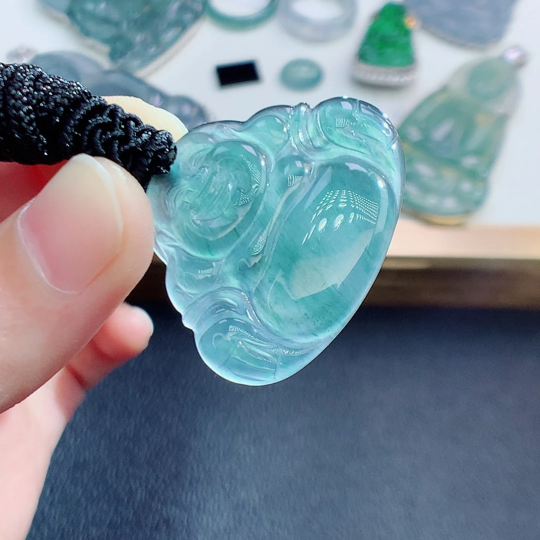 翡翠颈饰未镶嵌翡翠