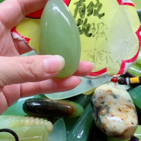未镶嵌蛇纹石玉手把件