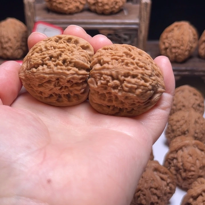 文玩核桃把件石*38南疆石狮子头