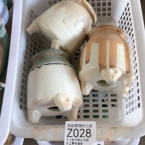 紫砂花盆028微瑕品口径6厘米左右尺寸