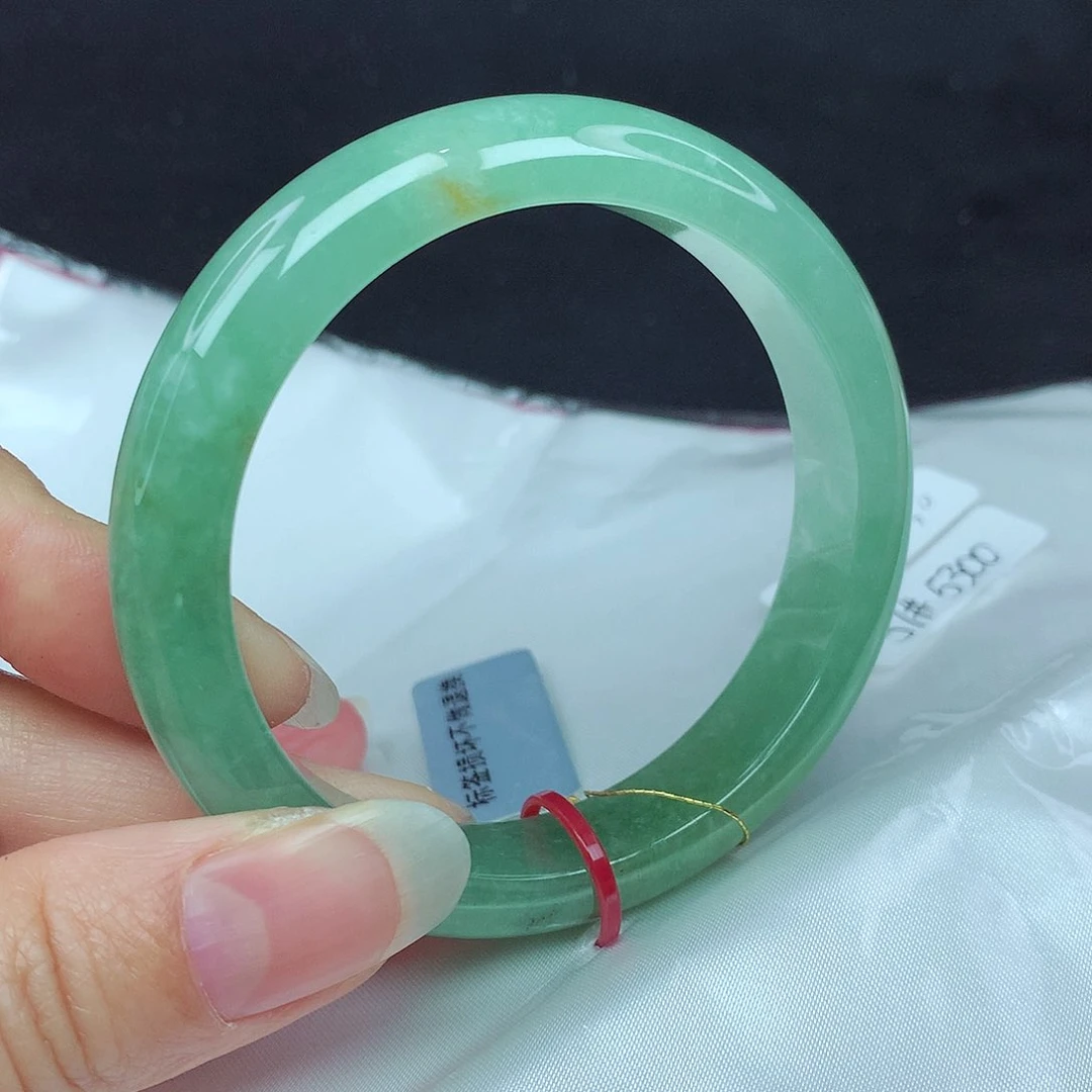 翡翠手镯未镶嵌57圈430