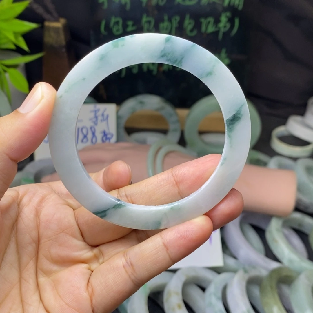 定制翡翠未镶嵌手镯