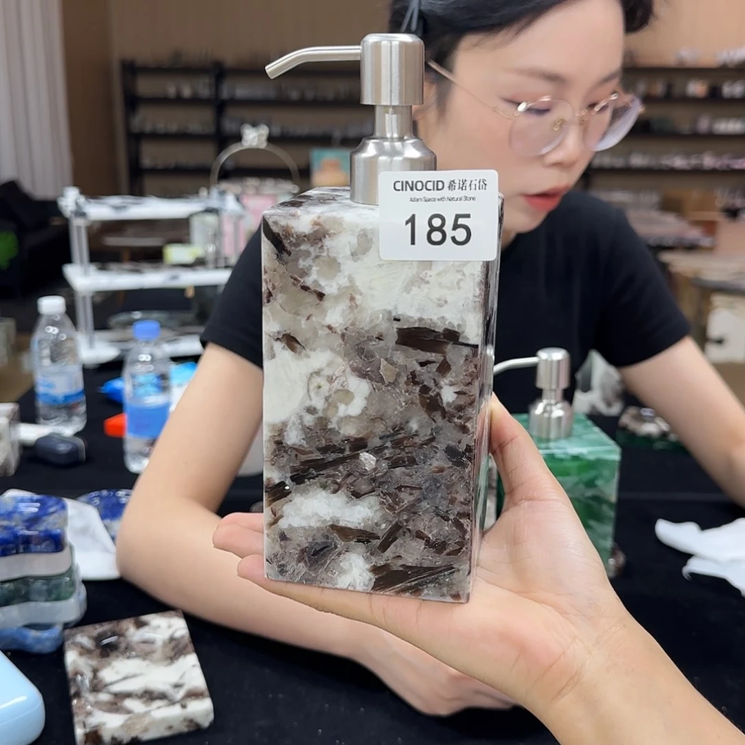 185千山暮雪洗手液瓶福利