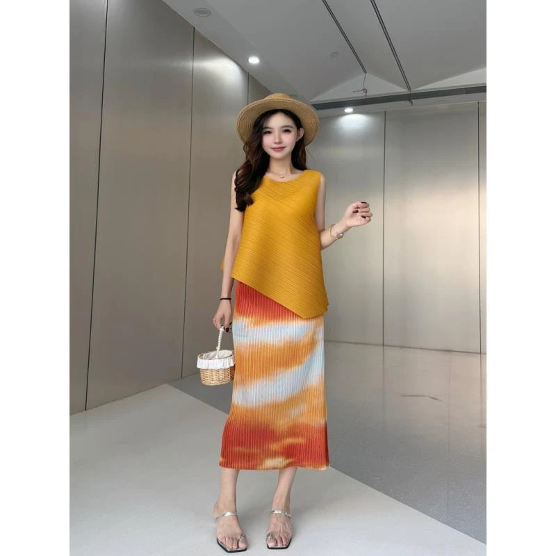 【褶二喜】三宅风褶皱半身裙夕阳红网红款百搭无袖上衣女时尚套装