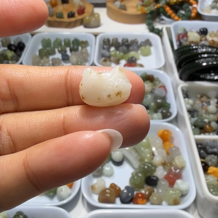 和田玉未镶嵌珠宝奇石