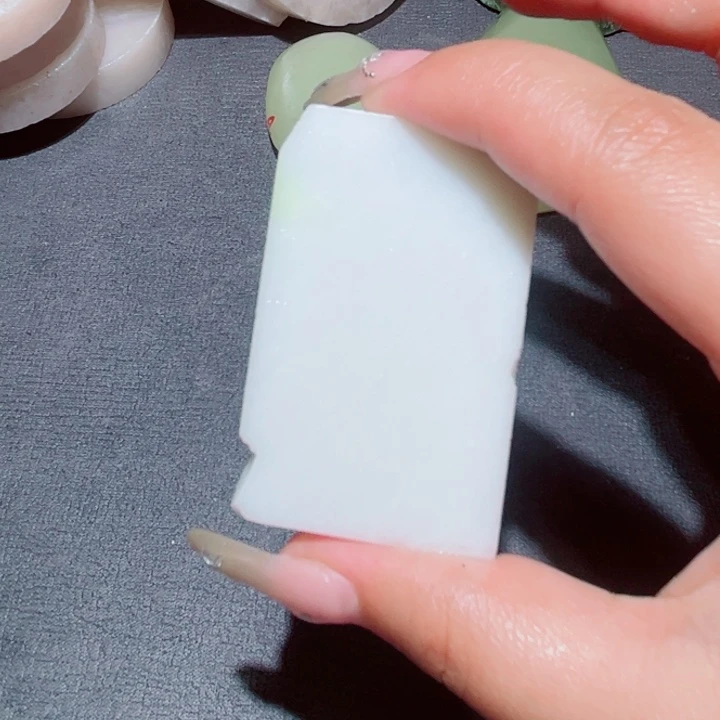 和田玉（糖玉）未镶嵌珠宝奇石