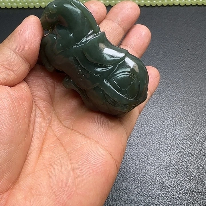 机***哥和田玉未镶嵌把件