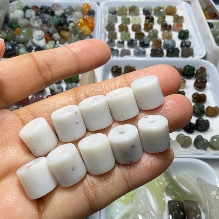 和田玉未镶嵌珠宝奇石