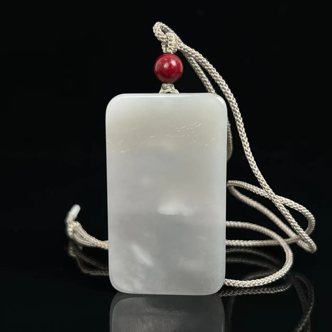 Lot2.和田玉烟紫平安无事牌/531/拍宝