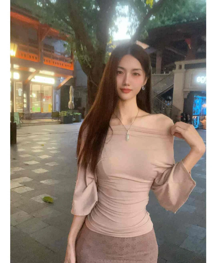 慢总定制·【美神降临】气质韩气修身荡领喇叭袖T恤紧身显瘦百搭上衣