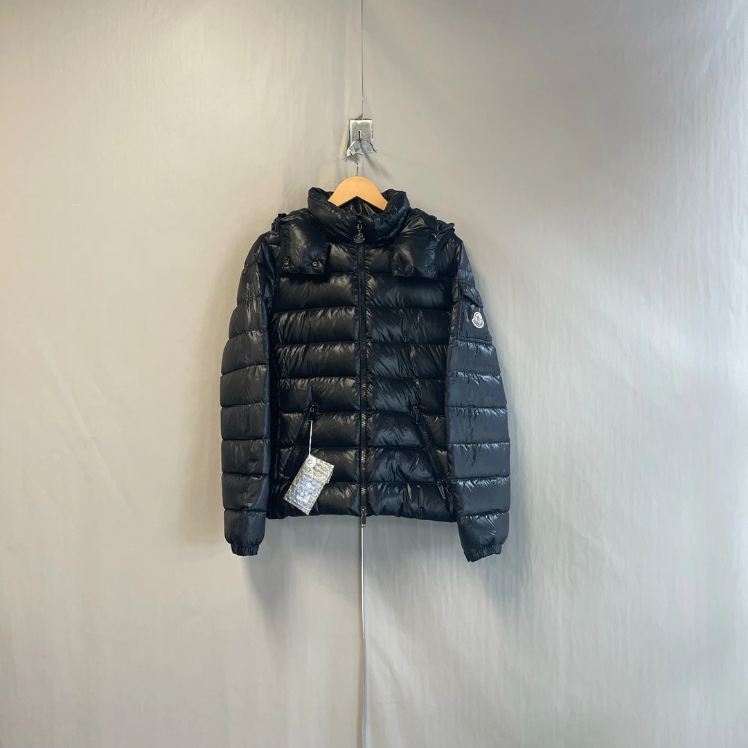 99新 MONCLER Baby系列经典黑色亮面羽绒服 2码 #9038