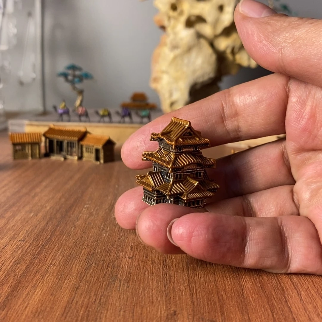 琉璃手工艺品在一起