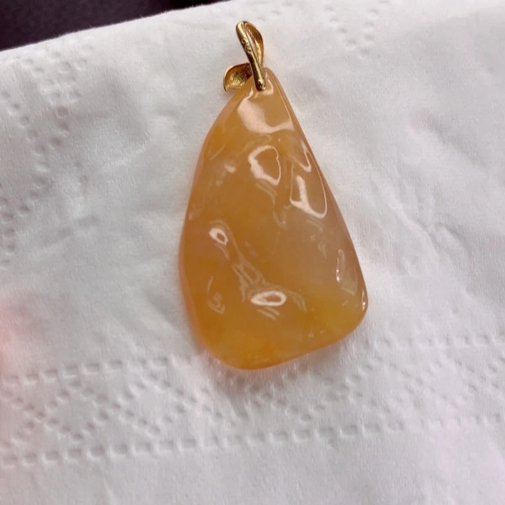 翡翠18K金镶嵌颈饰翡翠