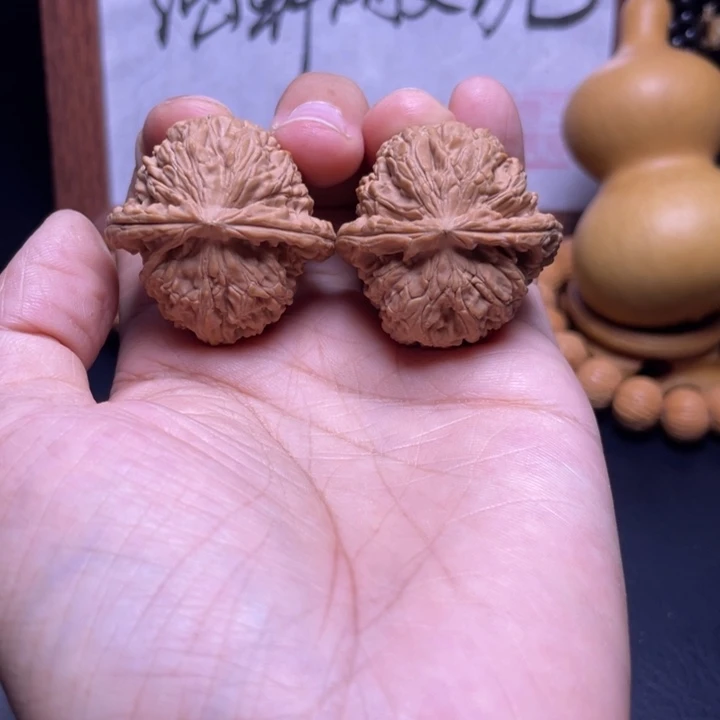 文玩核桃把件H****？