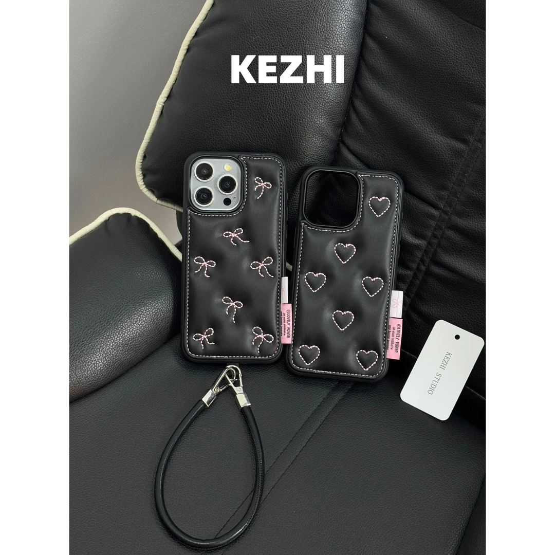 【壳之】高级皮质刺绣满屏蝴蝶结/爱心适用苹果16/15/14/13女手机壳