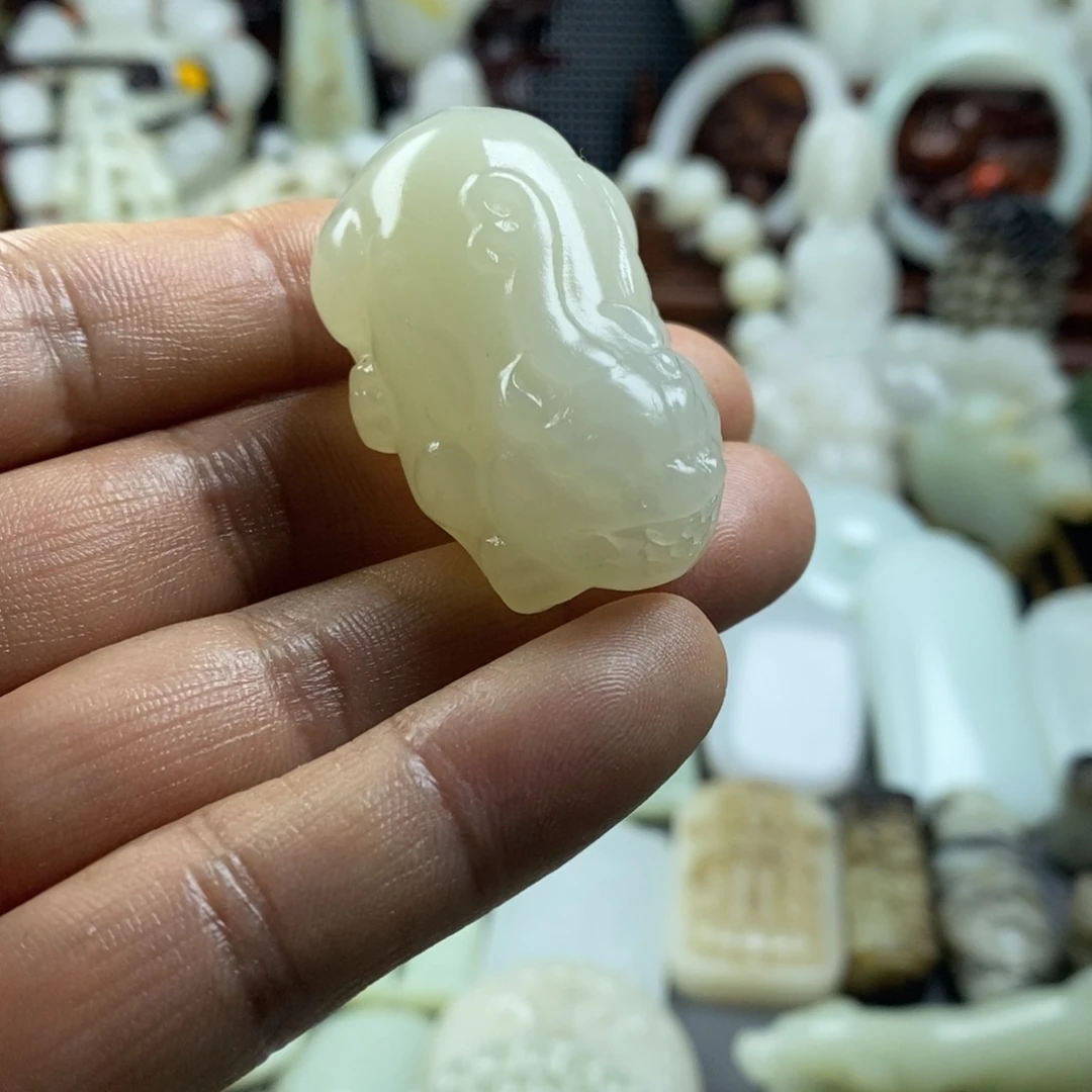 和田玉（糖玉）未镶嵌颈饰