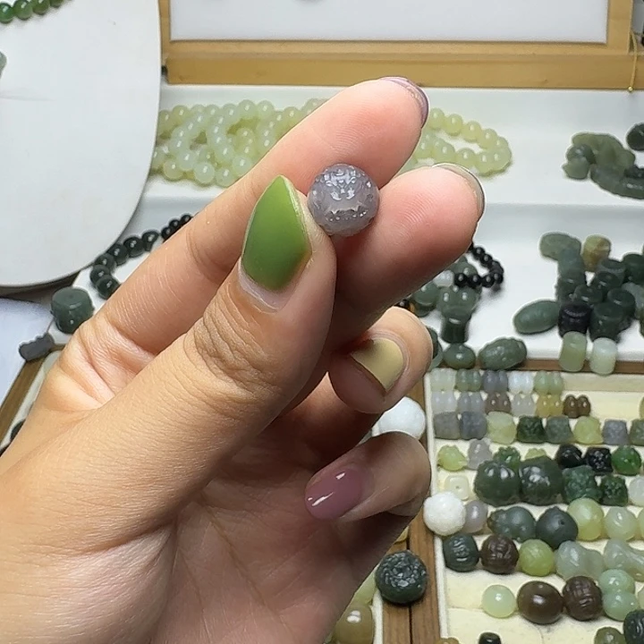 玉***讯和田玉未镶嵌珠宝半成品和田玉烟紫貔貅10