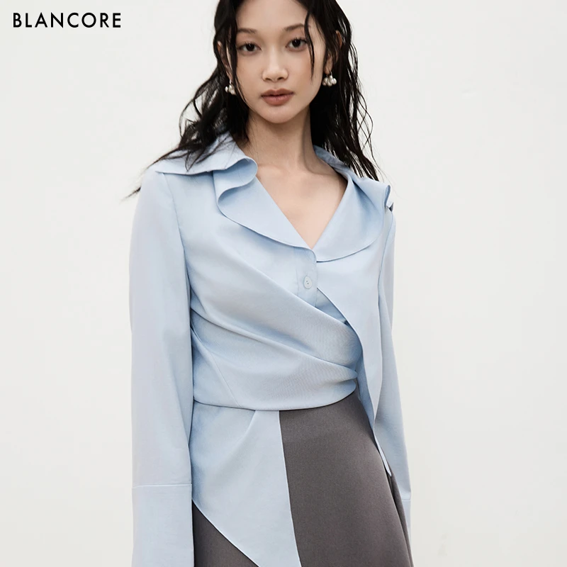 【设计师品牌BLANCORE】2025早秋新品不规则多穿蓝色V领衬衫