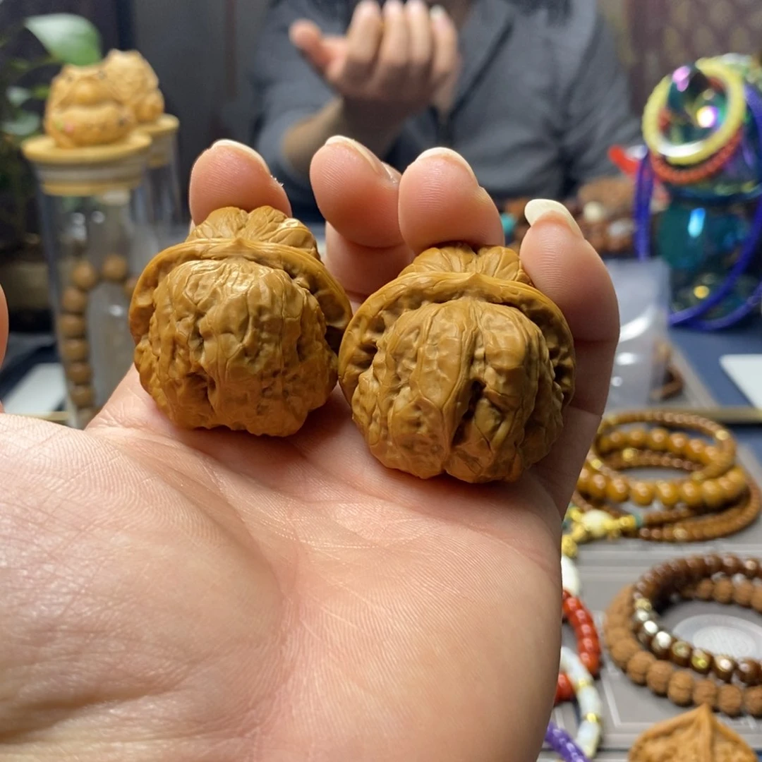 文玩核桃把件向***^蛤蟆头核桃