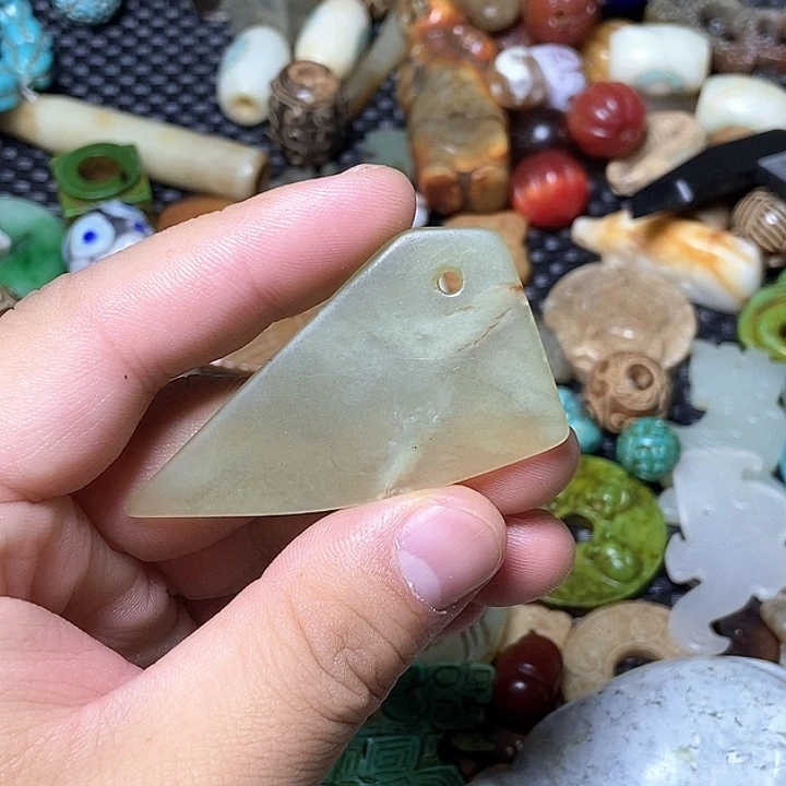 和田玉未镶嵌颈饰39